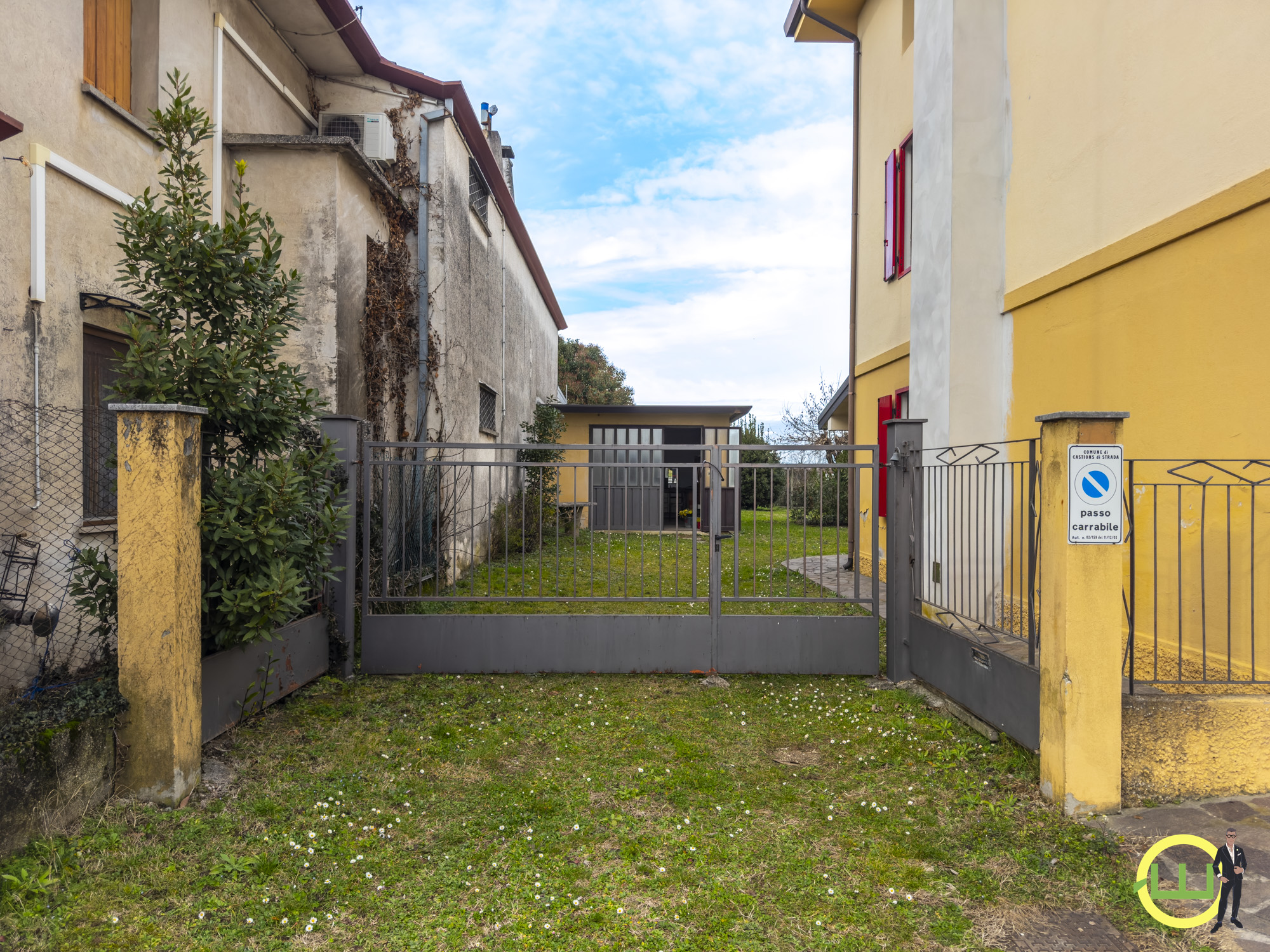 Media numero 21 di LUMINOSA PORZIONE DI VILLA CON AMPIO GIARDINO ESLUSIVO A MORSANO