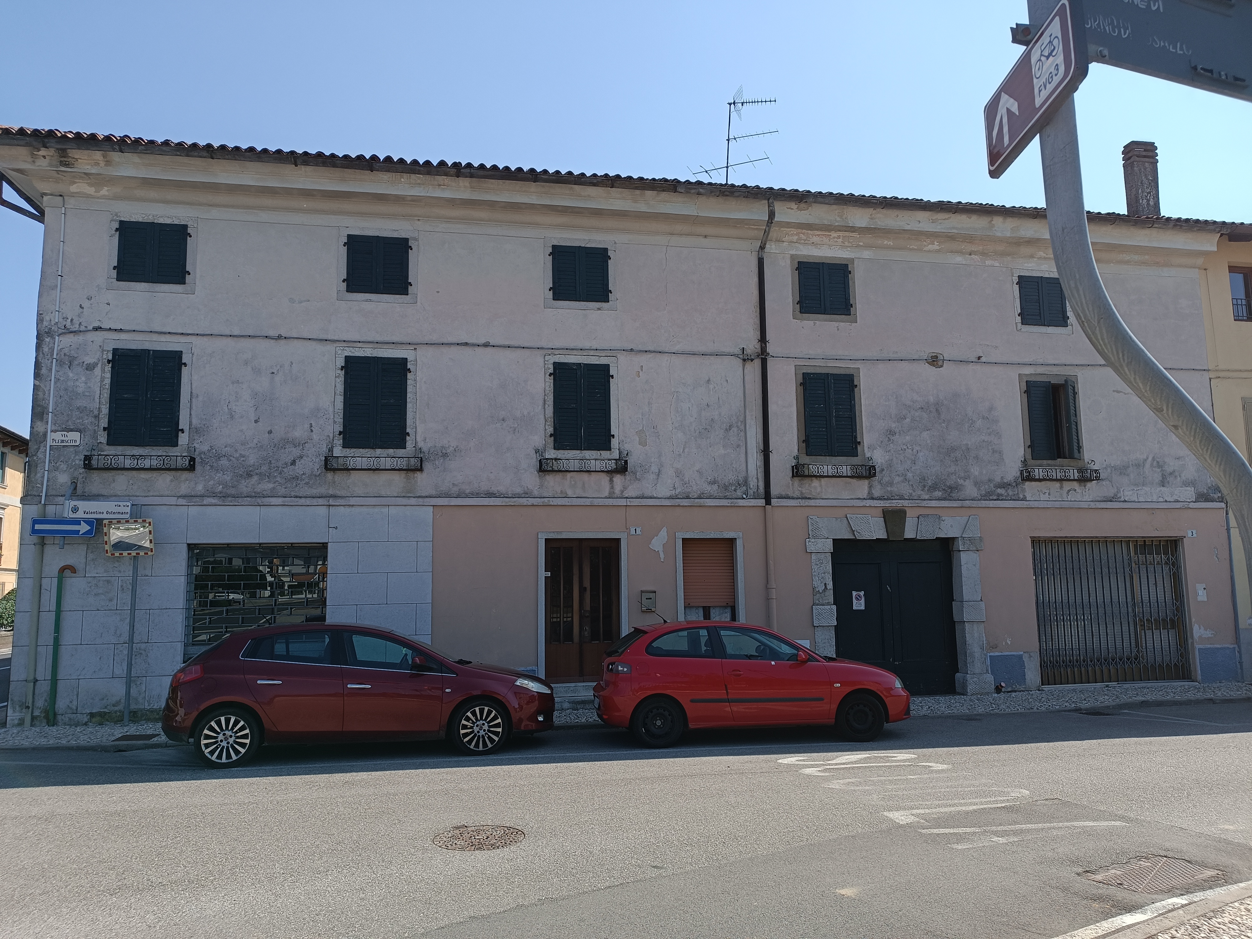 Media numero 4 di INTERO EDIFICIO DA RESTAURARE A CORNO DI ROSAZZO
