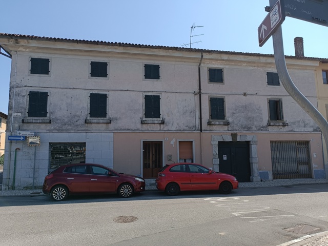 Media numero 4 di INTERO EDIFICIO DA RESTAURARE A CORNO DI ROSAZZO