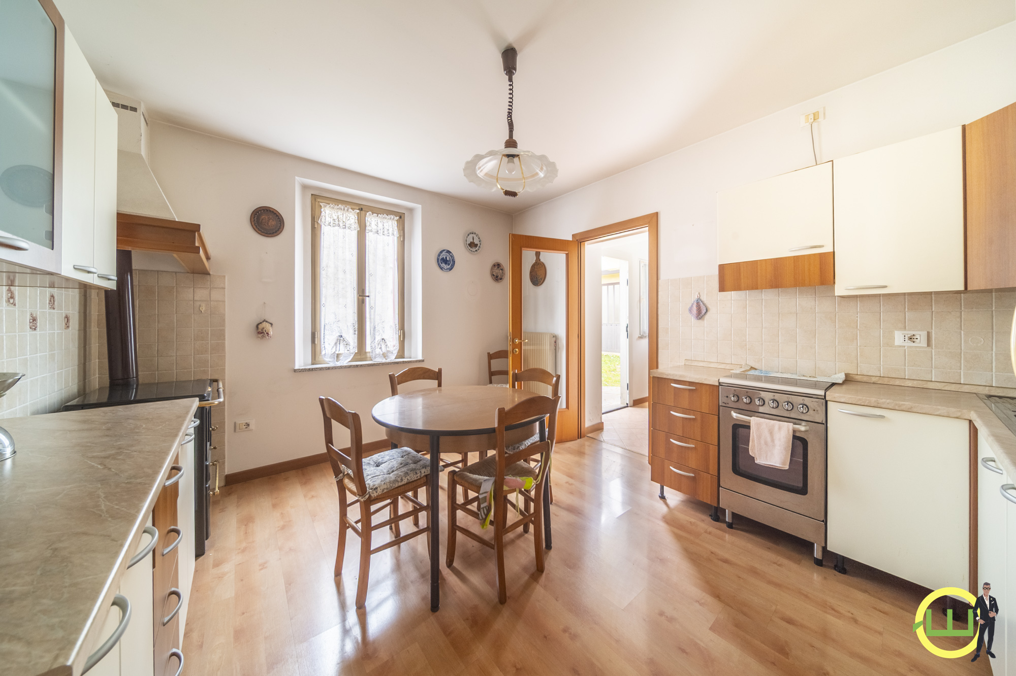 Media numero 6 di LUMINOSA PORZIONE DI VILLA CON AMPIO GIARDINO ESLUSIVO A MORSANO