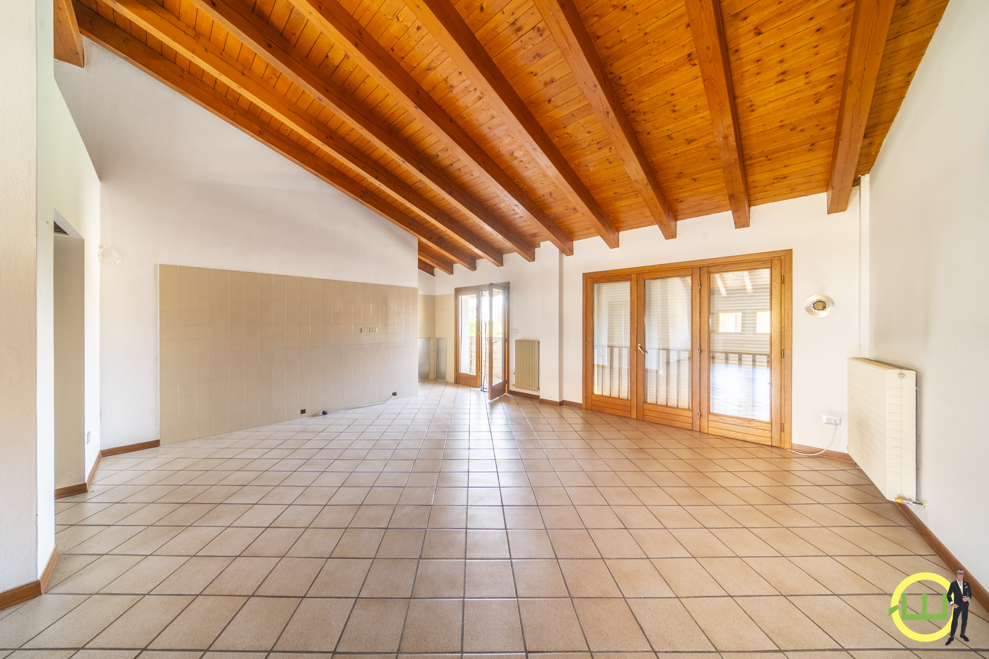 Media numero 7 di LUMINOSO ED AMPIO TRICAMERE IN PIENO CENTRO A RIVIGNANO