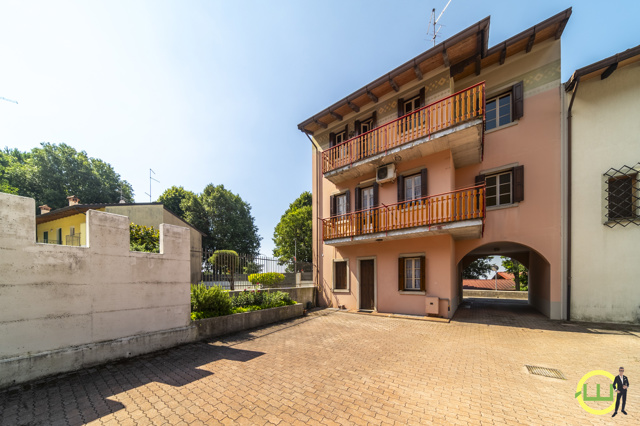 Media numero 25 di GEMONA CENTRO TERRATETTO CON GARAGE!