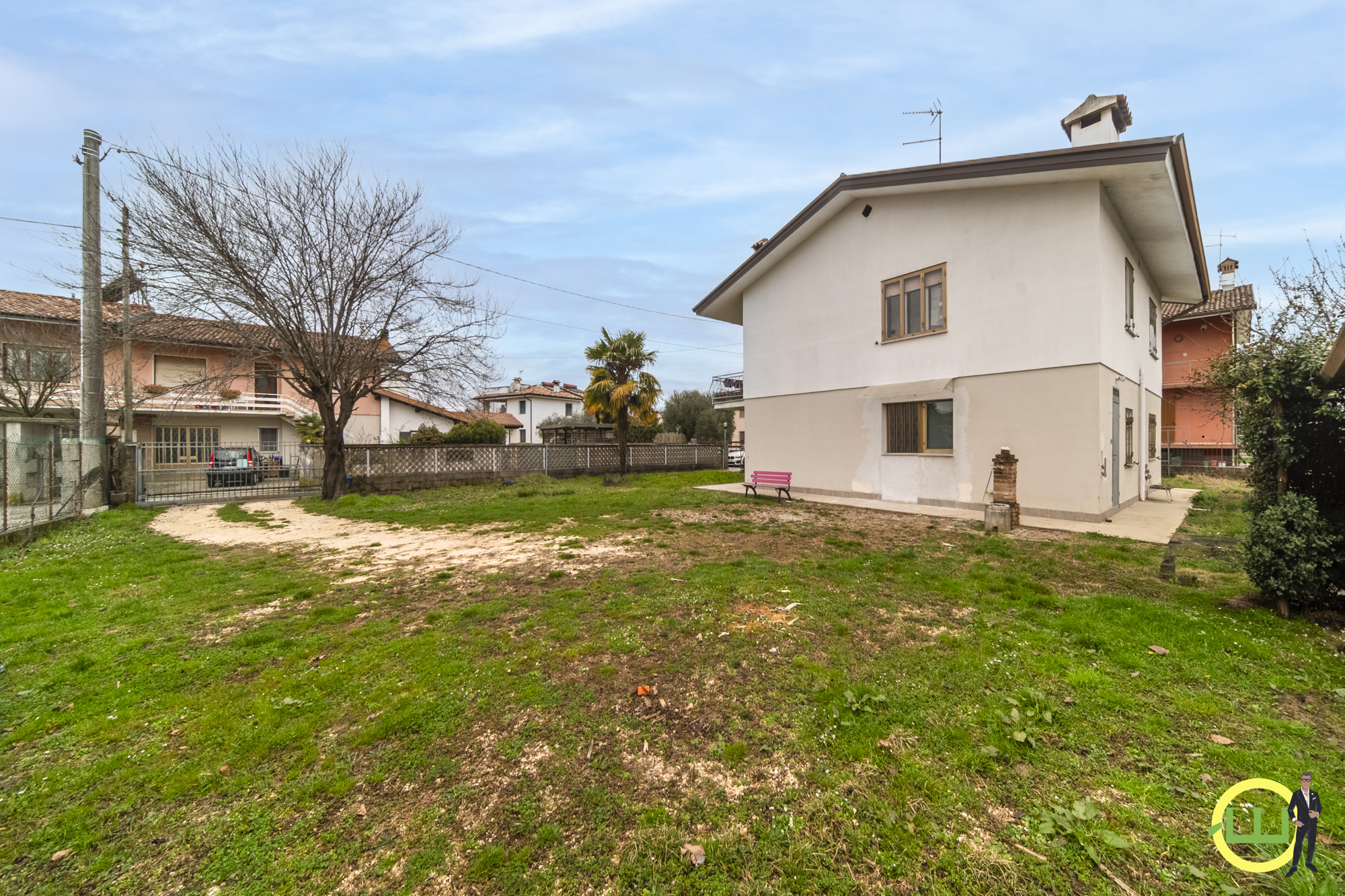 Media numero 6 di SPAZIOSA VILLA CON GIARDINO DA SOGNO A CAPRIVA DEL FRIULI