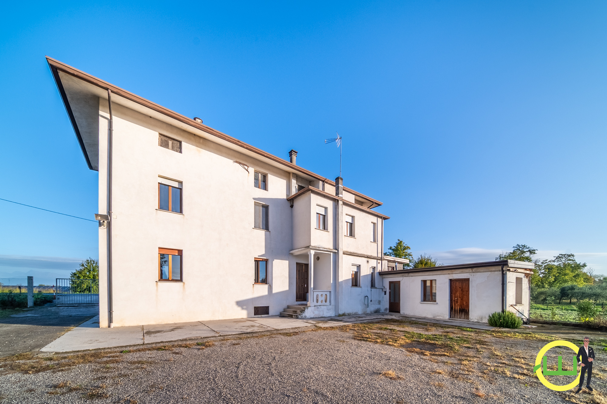 Media numero 40 di LUMINOSA CASA INDIPENDENTE CON DEPOSITO E AMPIO GIARDINO A SAN VITO AL TAGLIAMENTO