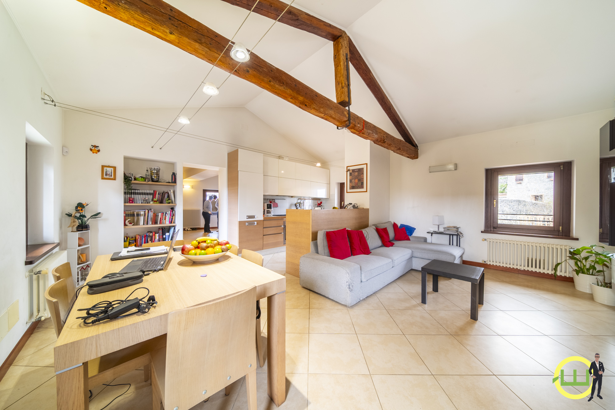 Immagine di APPARTAMENTI IN PRESTIGIOSA VILLA ZONA CENTRALISSIMA
