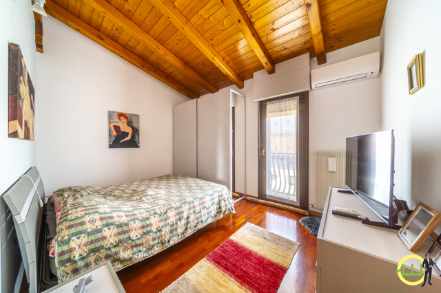 Media numero 19 di CASSACCO VILLA A SCHIERA DI TESTA ARREDATA!