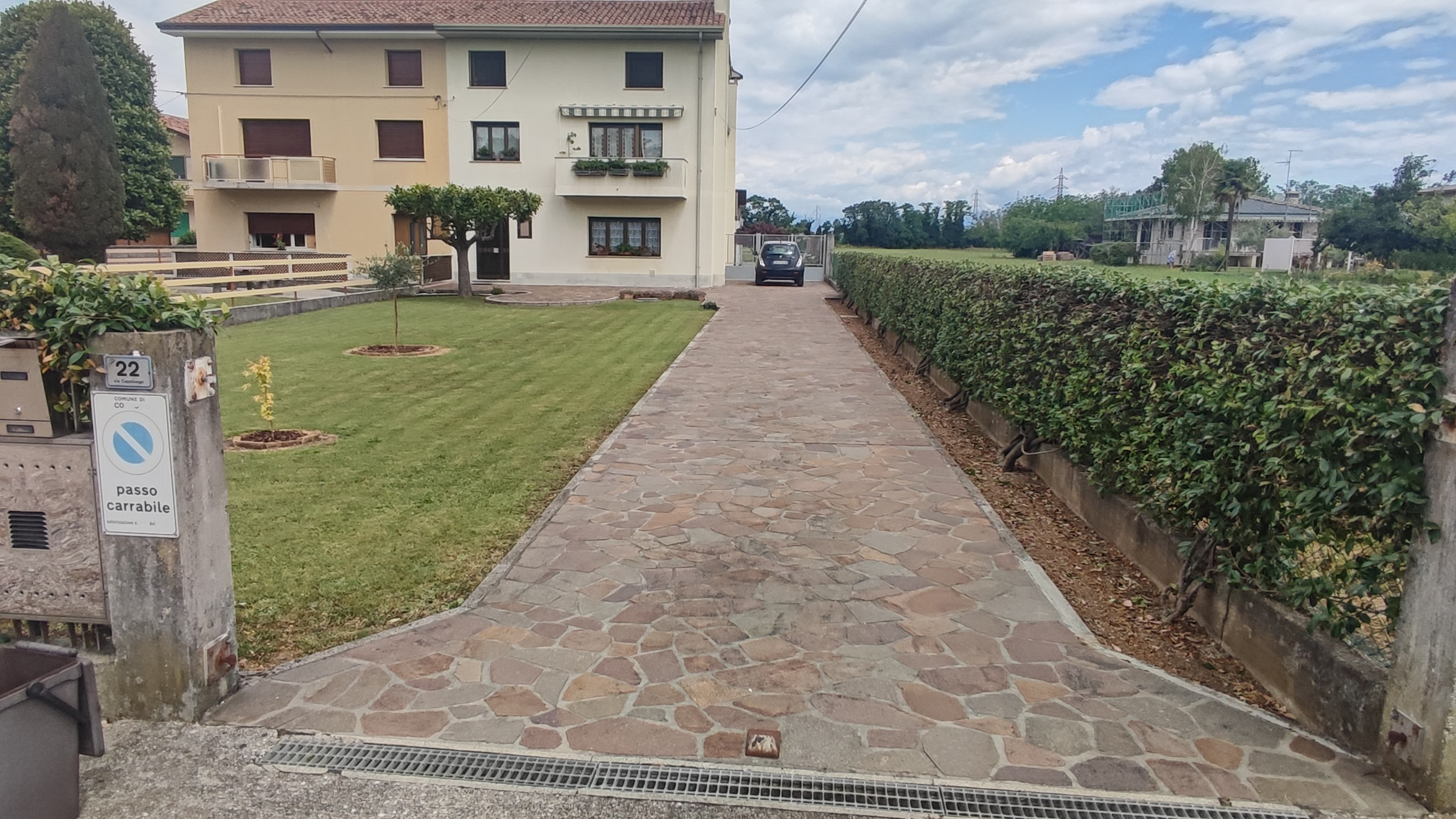 Immagine di LUMINOSA BIFAMILIARE CON GIARDINO ED ACCESSORIO A CODROIPO