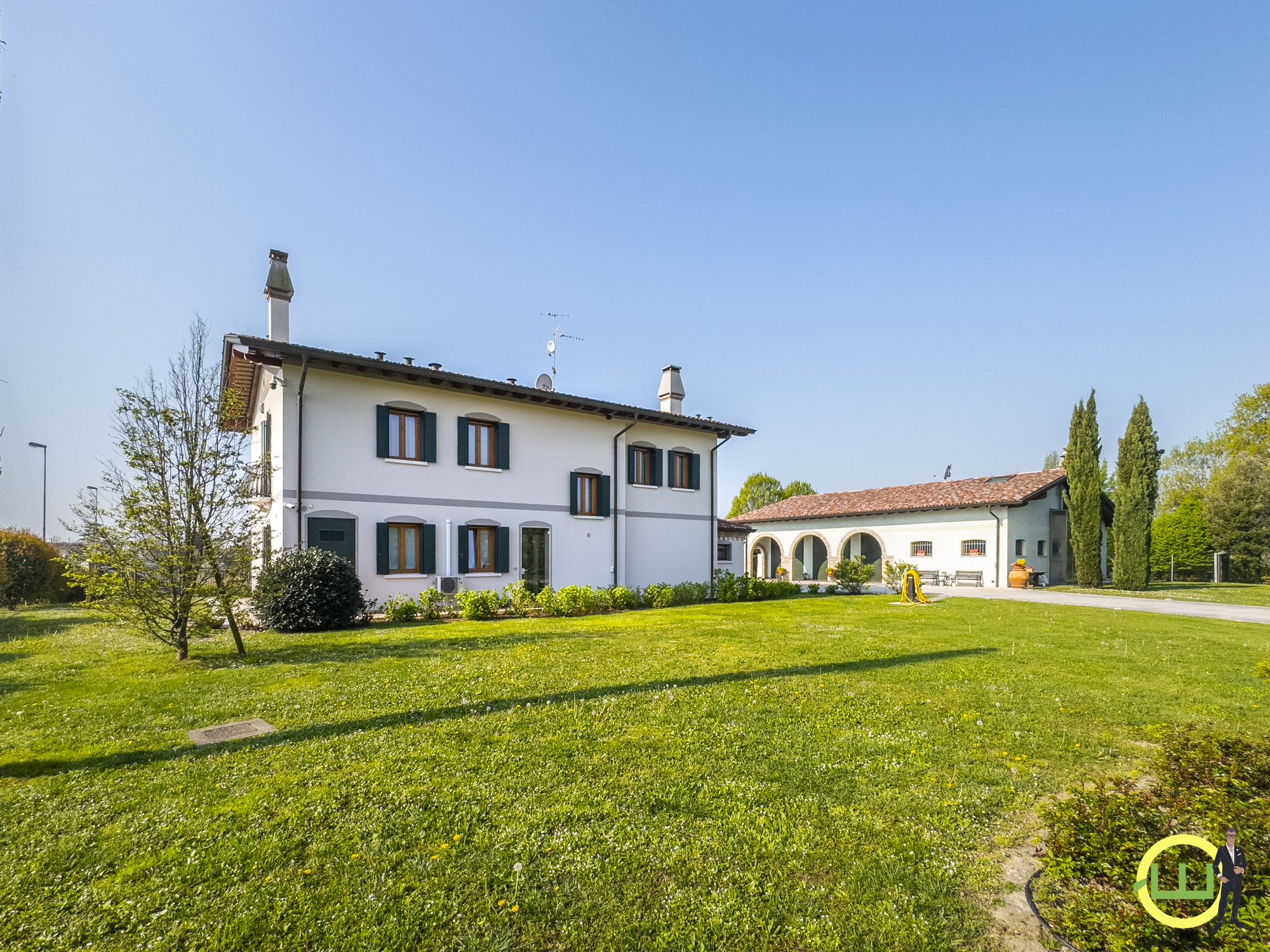 Media numero 100 di MERAVIGLIOSA VILLA CON DEPANDANCE A PORTOGRUARO