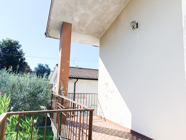 Media numero 4 di VILLETTA SINGOLA DA RESTAURARE IN ZONA RESIDENZIALE A CORNO DI ROSAZZO