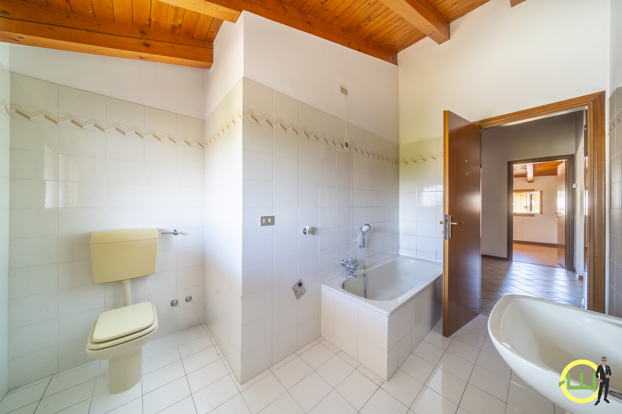 Media numero 22 di LUMINOSO ED AMPIO TRICAMERE IN PIENO CENTRO A RIVIGNANO