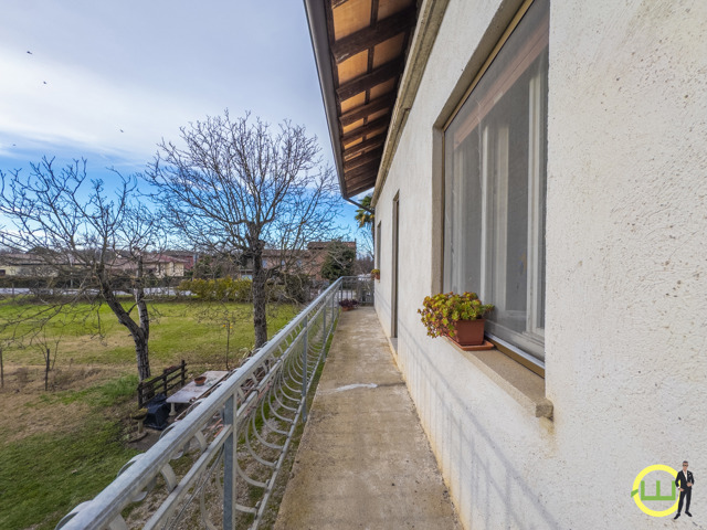 Media numero 26 di STORICA CASA ACCOSTATA CON TRE CAMERE, GARAGE E GIARDINO A POCENIA