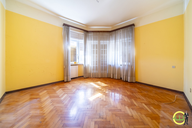 Media numero 3 di VILLA D'EPOCA CON 2 GENEROSI APPARTAMENTI E PARCO IN CENTRO A GORIZIA
