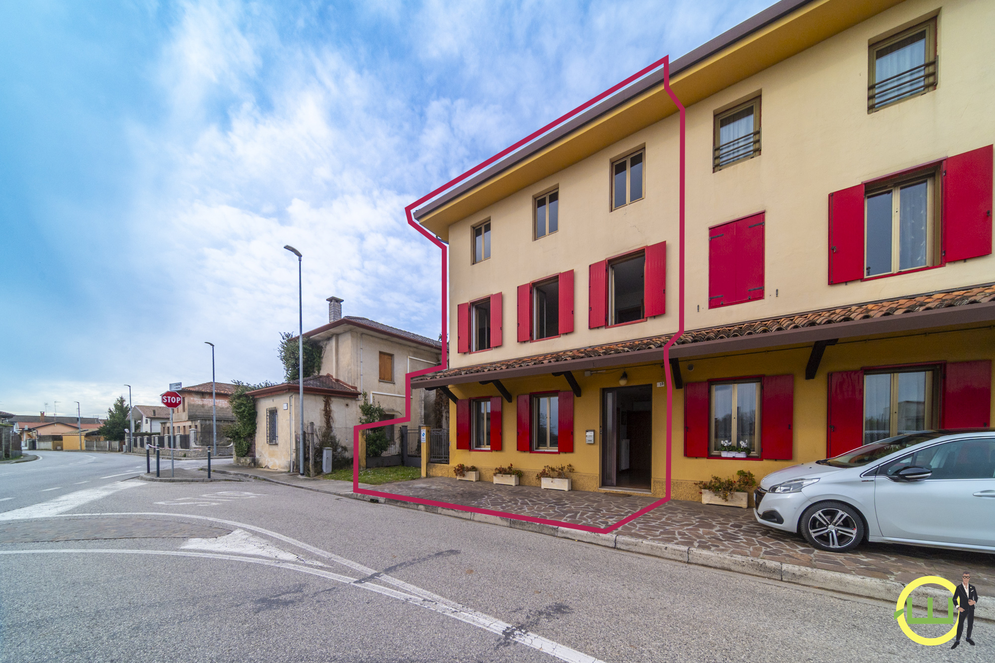 Media numero 29 di LUMINOSA PORZIONE DI VILLA CON AMPIO GIARDINO ESLUSIVO A MORSANO