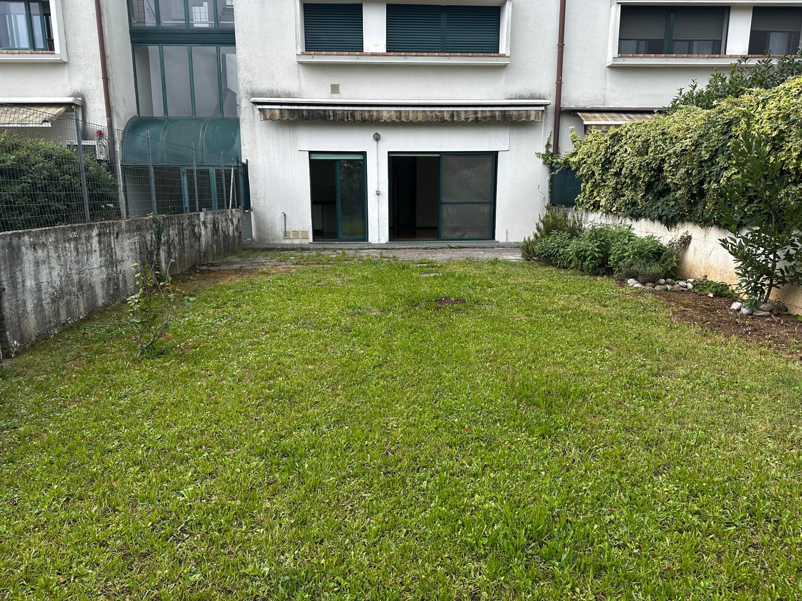 Media numero 9 di BICAMERE ZONA OSPEDALE TERMOAUTONOMO CON GIARDINO UD