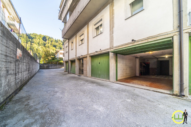 Media numero 25 di TOLMEZZO, AMPIO BICAMERE TERRAZZATO,RISTRUTTURATO CON GARAGE
