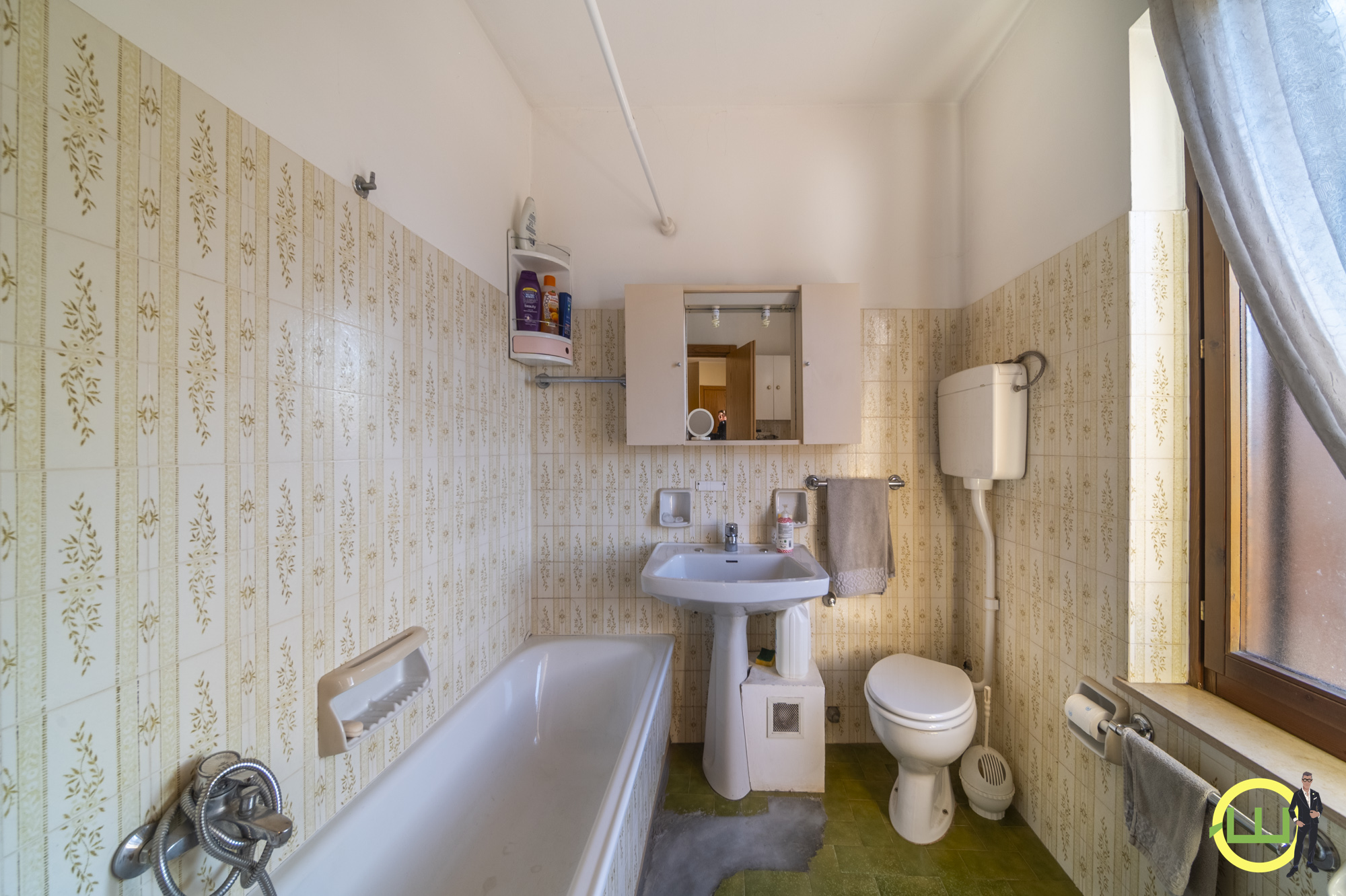 Media numero 17 di AMPIA CASA INDIPENDENTE CON TAVERNA, GARAGE E GIARDINO