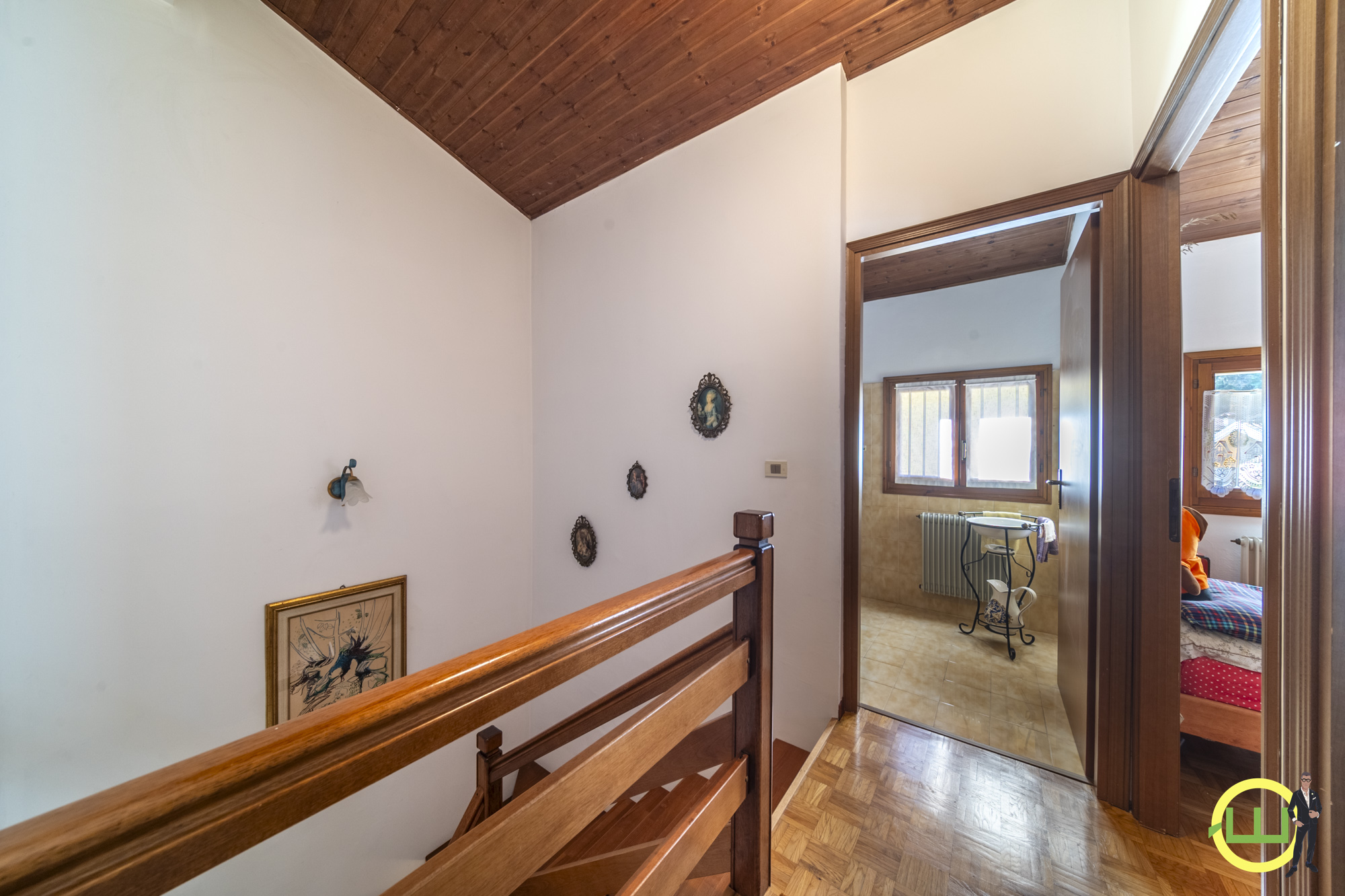 Media numero 12 di CASA IN LINEA COMPLETAMENTE ARREDATA AD AVASINIS