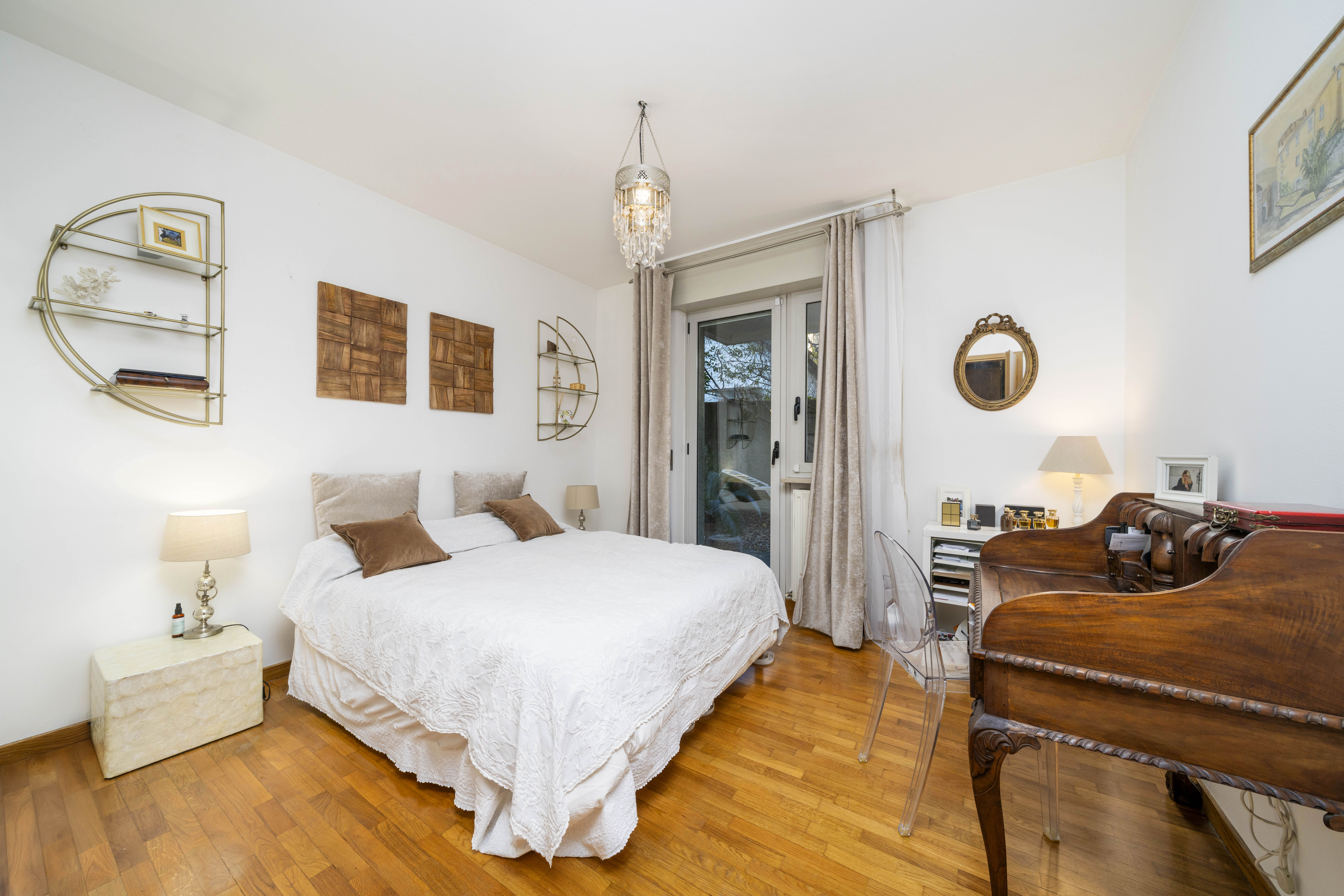 Media numero 11 di Parco Moretti Bicamere con Giardino e Garage