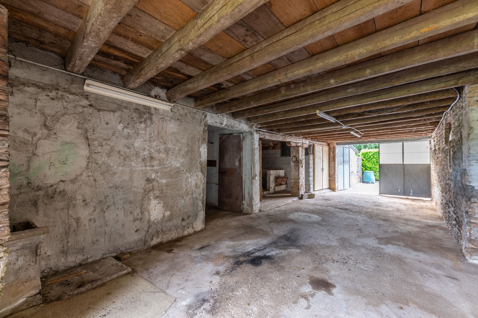 Media numero 37 di CASA SU TRE PIANI CON AMPIO ACCESSORIO DA RISTRUTTURARE A SEDEGLIANO