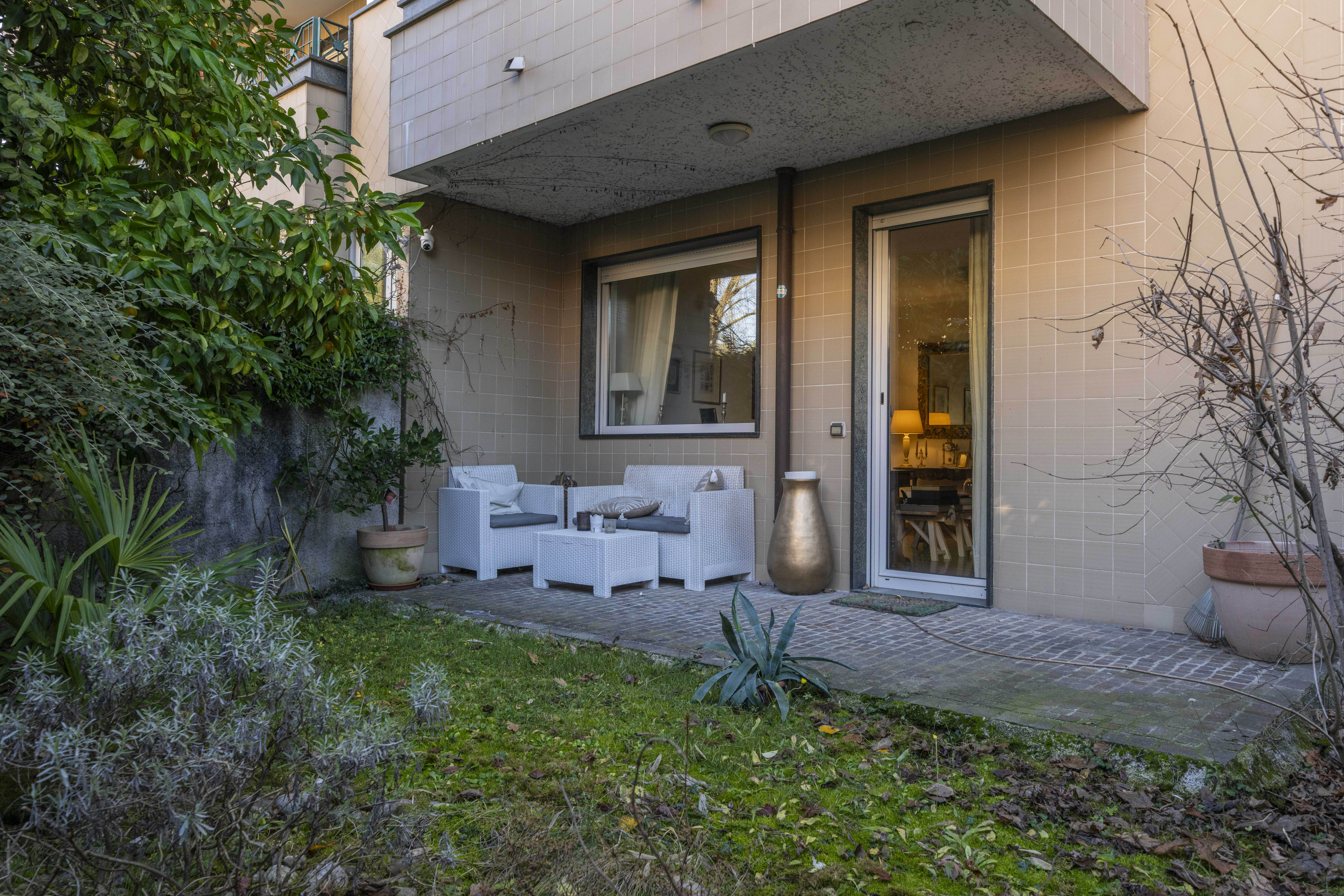 Media numero 15 di Parco Moretti Bicamere con Giardino e Garage