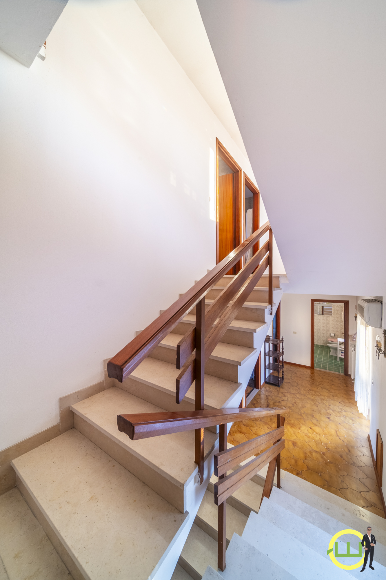 Media numero 25 di SPAZIOSA CASA INDIPENDENTE CON DOPPIO GARAGE E GIARDINO