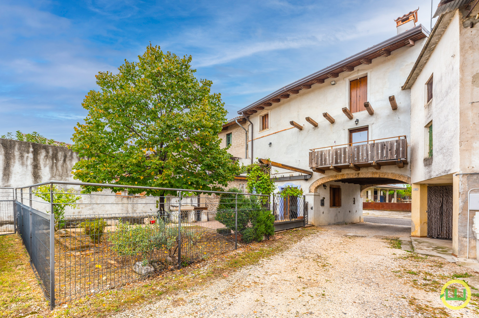 Media numero 3 di CASA INDIPENDENTE BICAMERE RISTRUTTURATA E LIBERA DA SUBITO A MERETO DI TOMBA