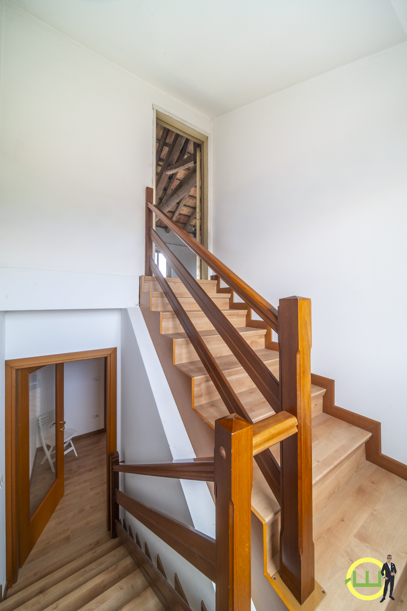 Media numero 18 di LUMINOSA PORZIONE DI VILLA CON AMPIO GIARDINO ESLUSIVO A MORSANO