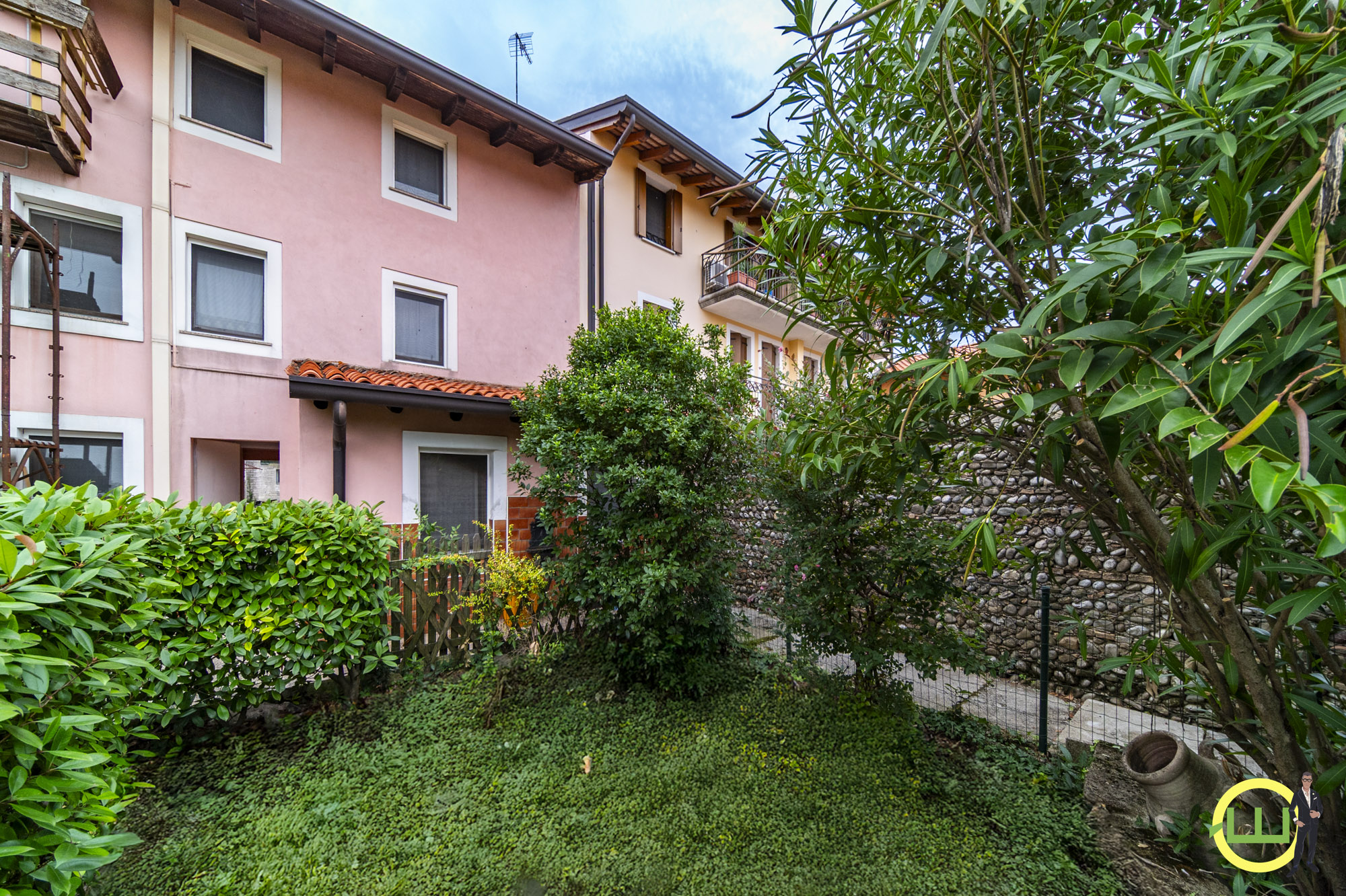 Media numero 21 di TERRACIELO PRONTO INGRESSO CON GIARDINO A MORTEGLIANO