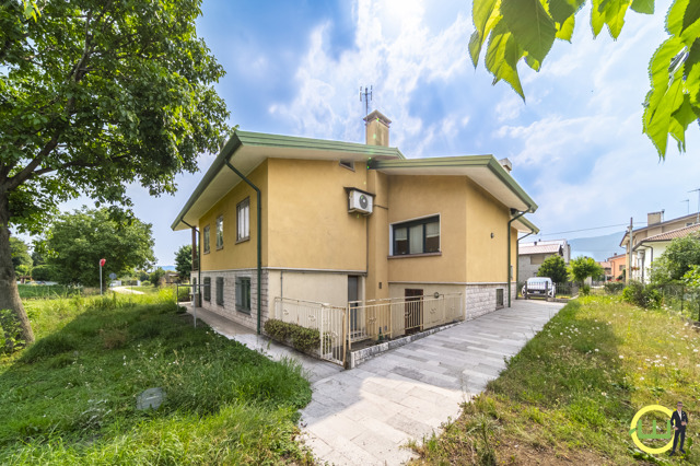 Media numero 3 di OSOPPO VILLETTA INDIPENDENTE CON GIARDINO!