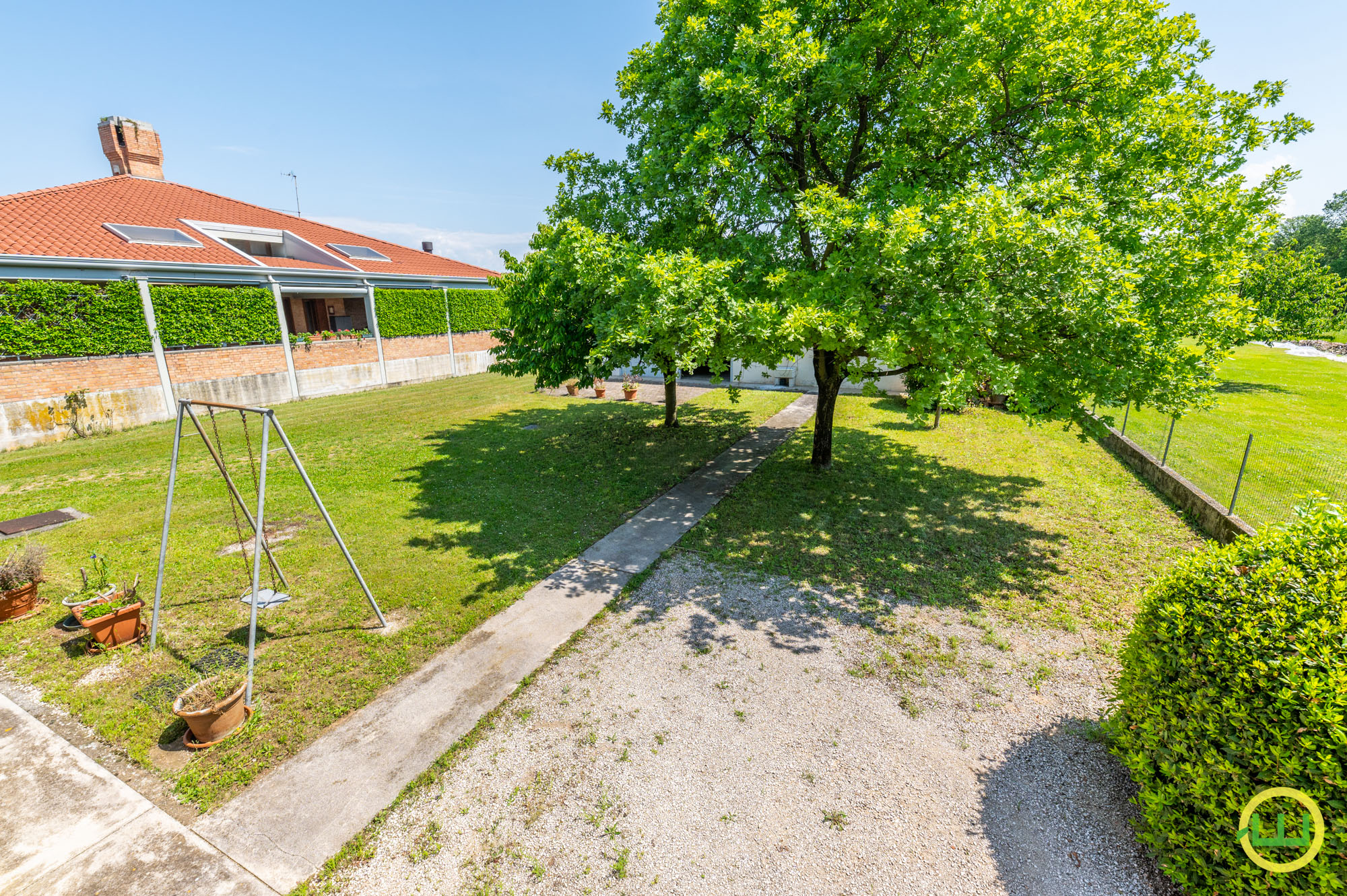 Media numero 40 di LUMINOSA VILLETTA CIRCONDATA DAL VERDE A SEDEGLIANO