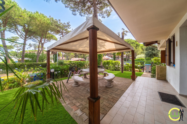Media numero 35 di VILLA CON PISCINA LIGNANO PINETA