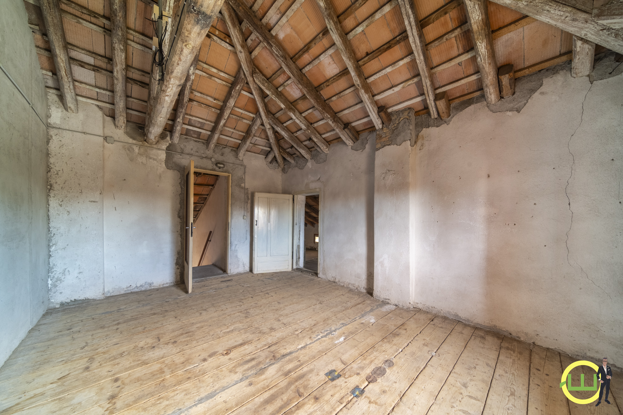 Media numero 29 di STORICA CASA ACCOSTATA CON TRE CAMERE, GARAGE E GIARDINO