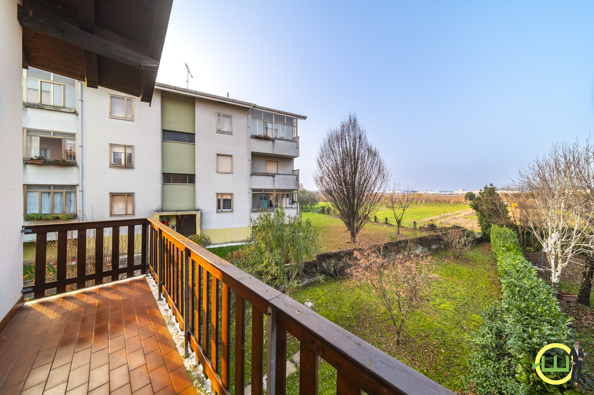 Media numero 14 di MERAVIGLIOSA VILLA ACCOSTATA CON GIARDINO ESCLUSIVO A LOVARIA PRADAMANO