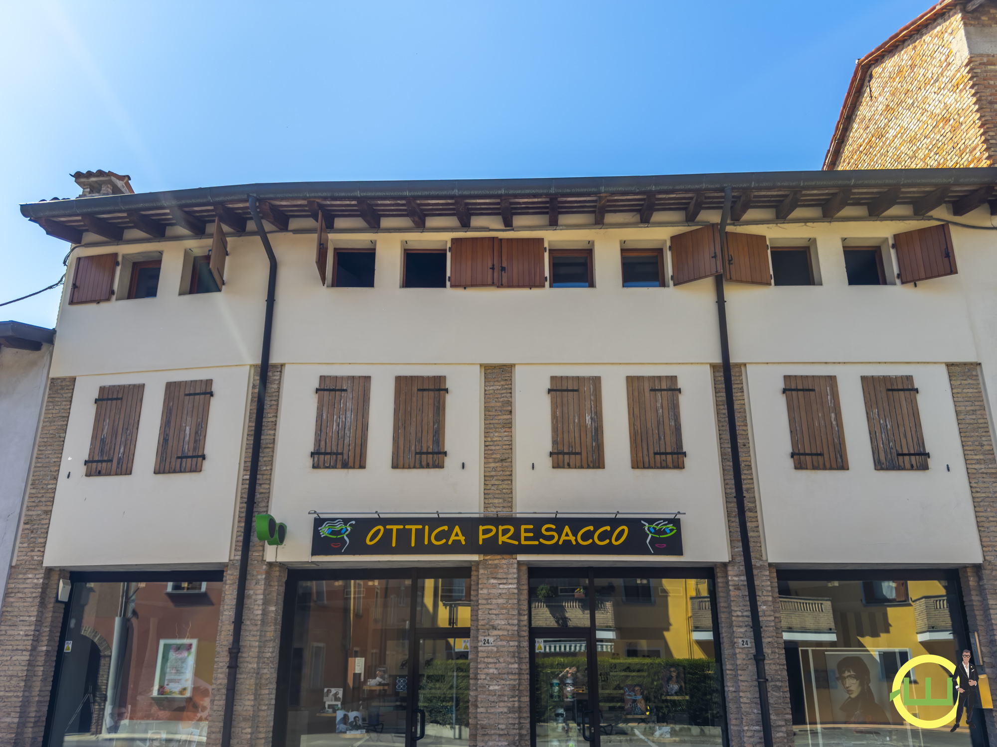 Media numero 32 di LUMINOSO ED AMPIO TRICAMERE IN PIENO CENTRO A RIVIGNANO