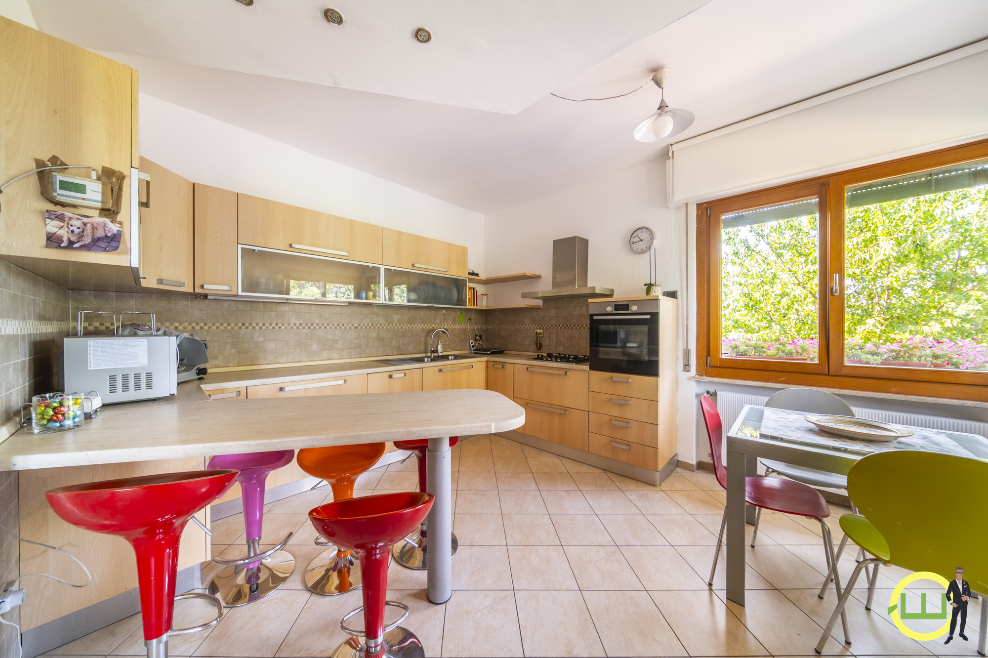 Media numero 6 di VILLA UNIFAMILIARE CON INCANTEVOLE GIARDINO PRIVATO