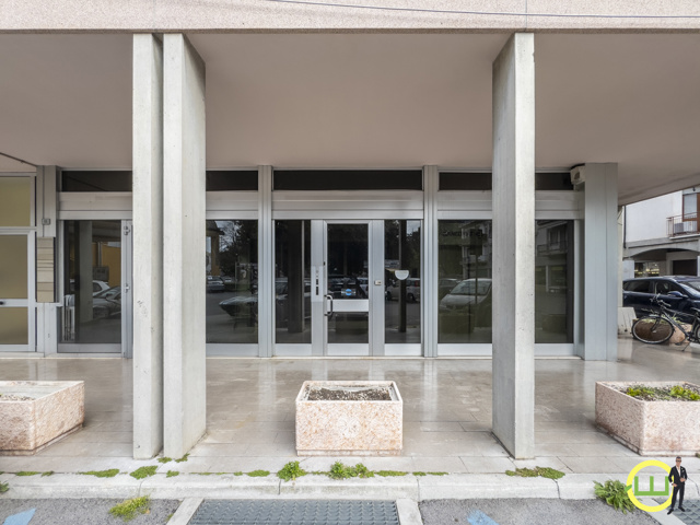 Media numero 31 di NEGOZIO CENTRALISSIMO SAN VITO AL TAGLIAMENTO