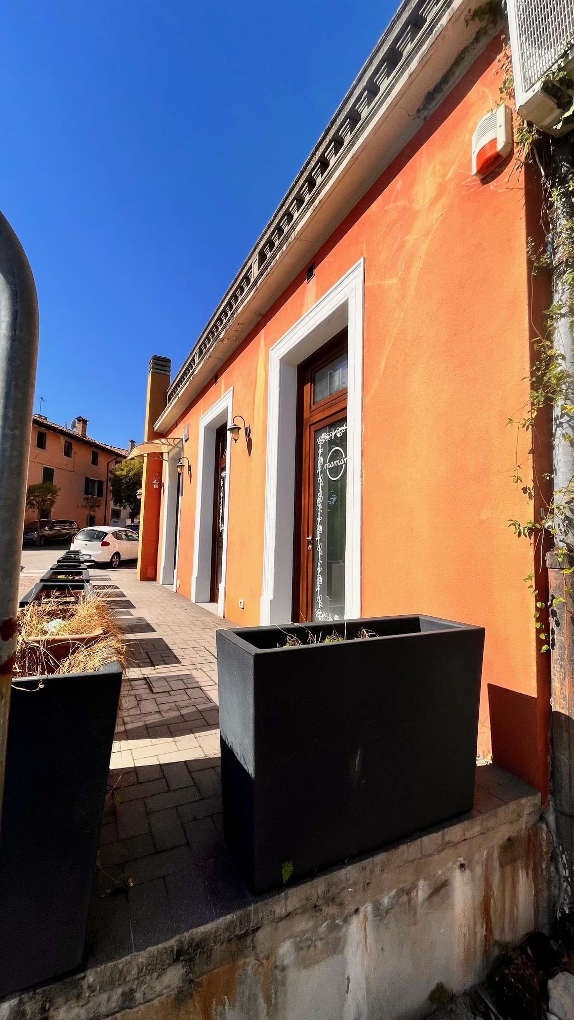 Media numero 14 di SPLENDIDO LOCALE COMMERCIALE A SAN DANIELE!
