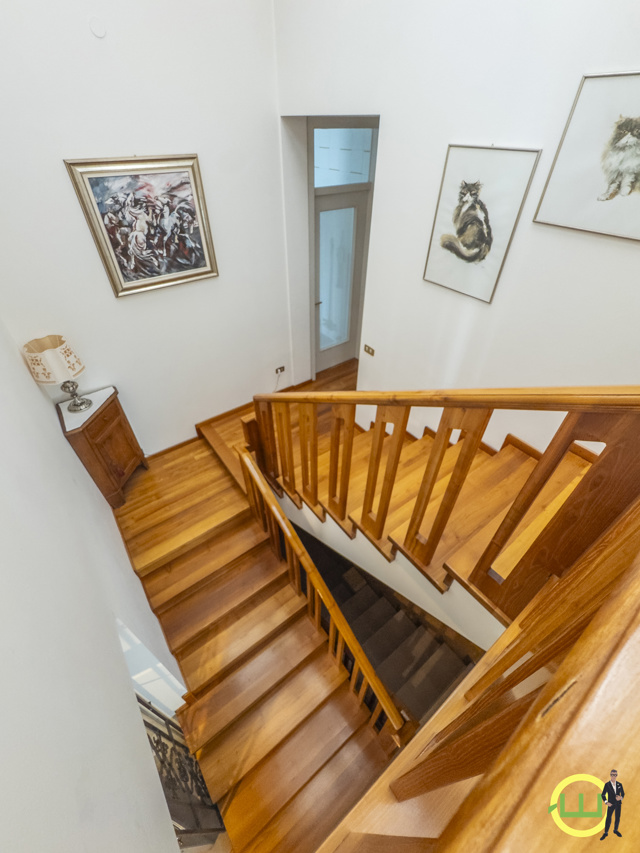 Media numero 24 di GEMONA DEL FRIULI PRESTIGIOSA VILLA DI 390 MQ!