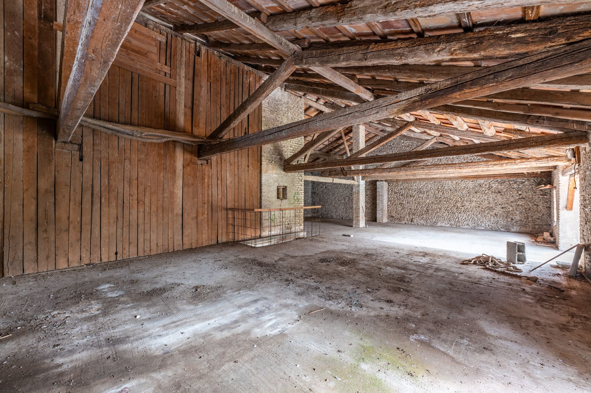 Media numero 42 di CASA SU TRE PIANI CON AMPIO ACCESSORIO DA RISTRUTTURARE A SEDEGLIANO