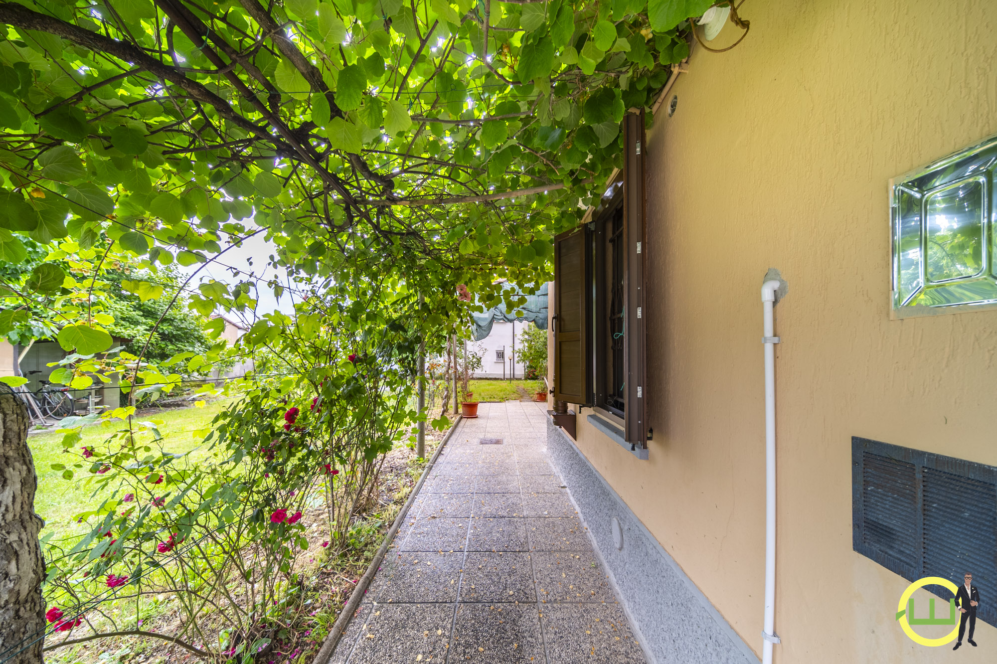 Media numero 7 di VILLA DI TESTA CON INCREDIBILE GIARDINO A UDINE