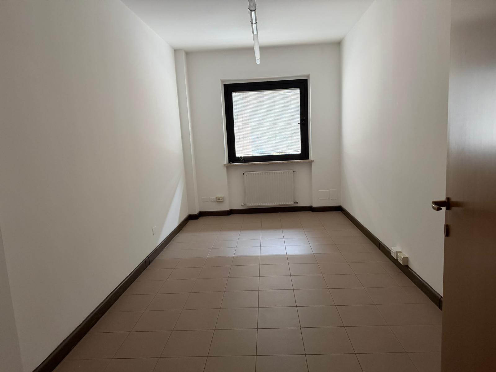 Media numero 6 di UFFICIO CORTE ROMA 43 (UD)