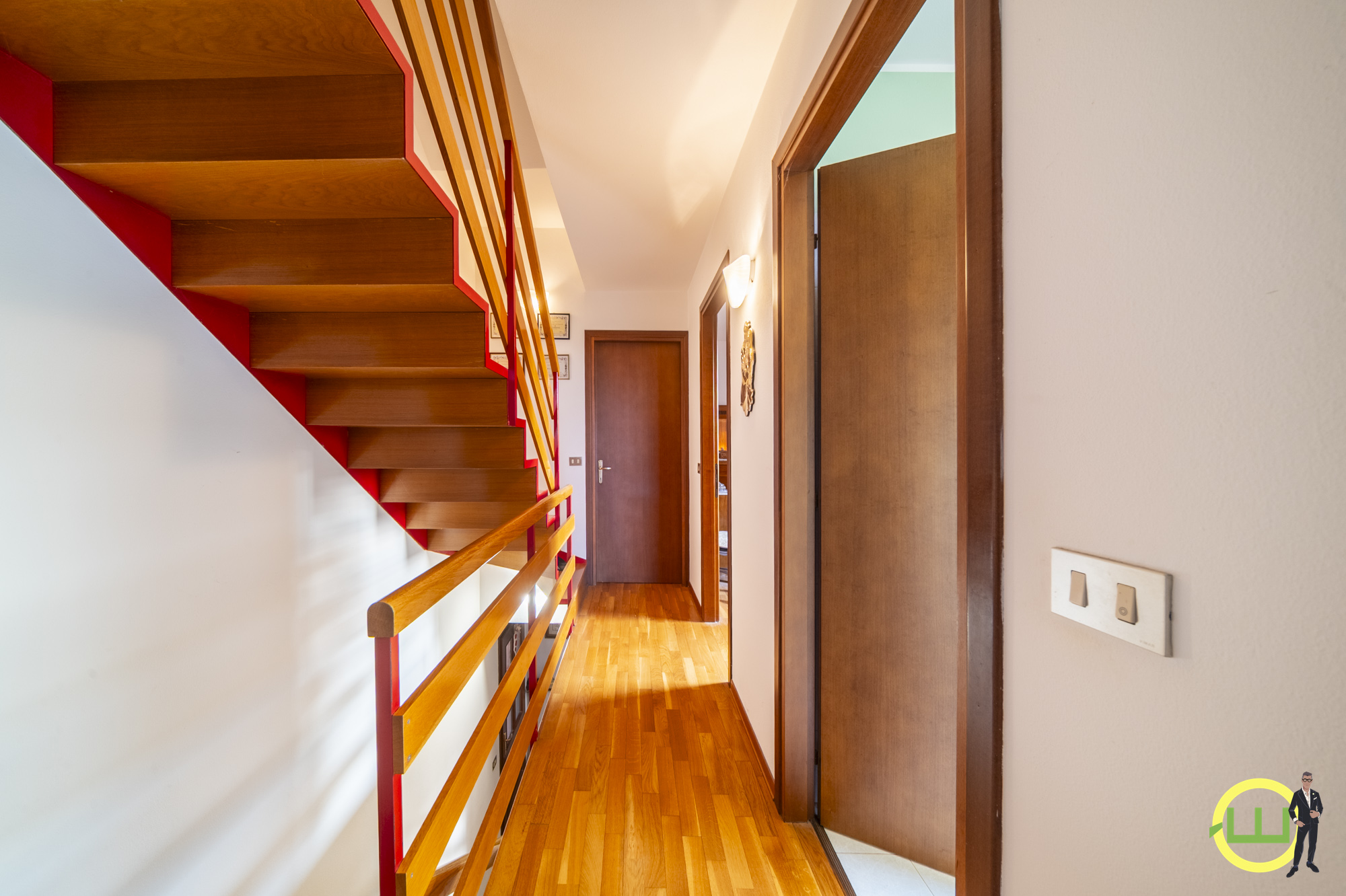 Media numero 16 di MERAVIGLIOSA VILLA ACCOSTATA CON GIARDINO ESCLUSIVO A LOVARIA PRADAMANO