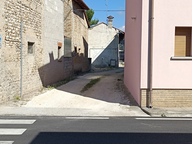 Media numero 31 di GRAZIOSA CASETTA DA RISTRUTTURARE A CODROIPO