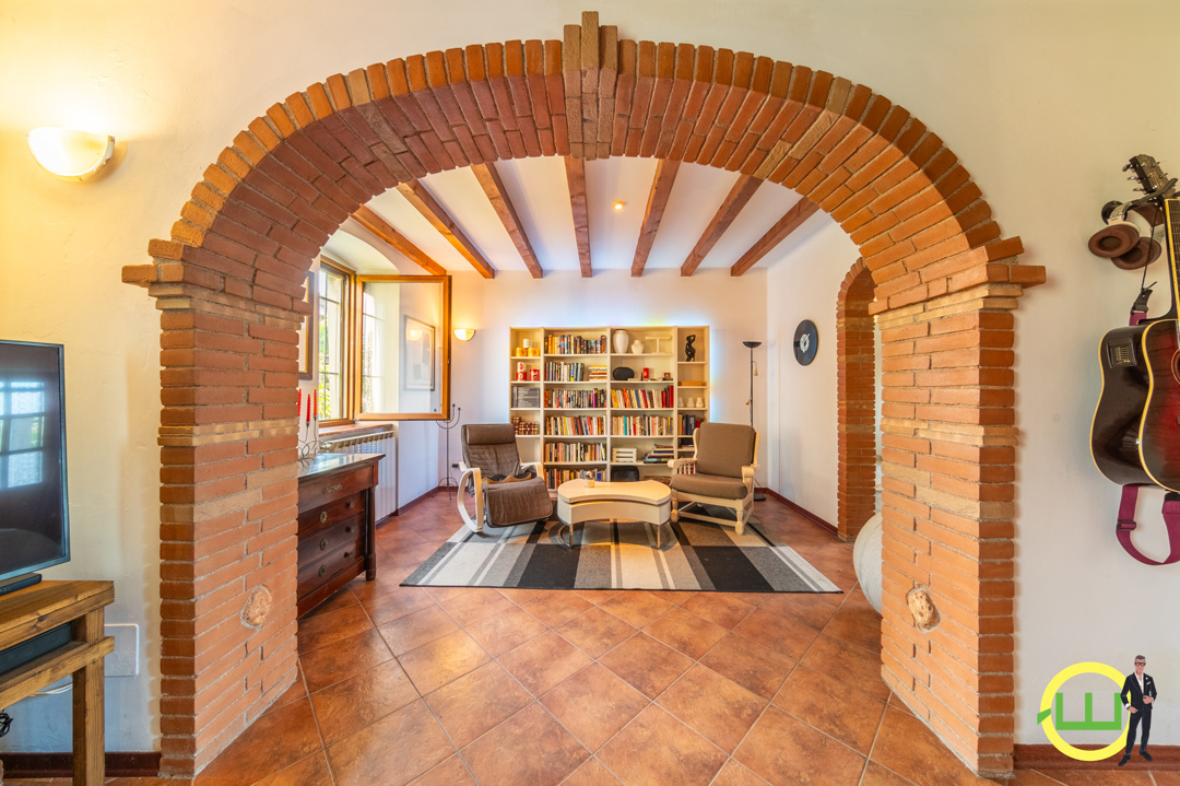 Immagine di DIGNANO CASA RISTRUTTURATA DAL SAPORE VINTAGE!