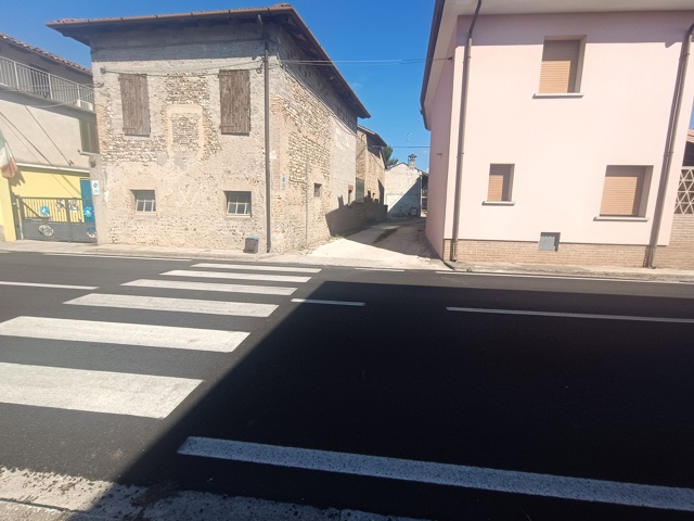 Media numero 32 di GRAZIOSA CASETTA DA RISTRUTTURARE A CODROIPO