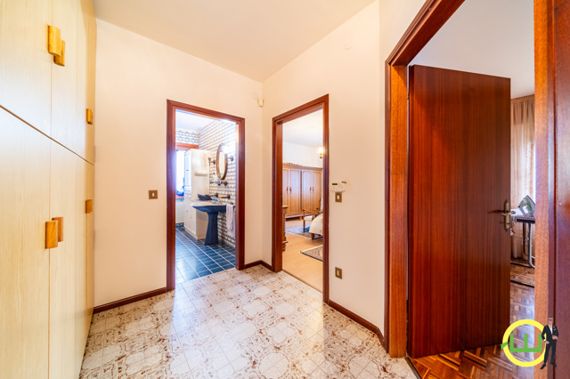Media numero 18 di SPAZIOSA VILLA TRICAMERE CON AMPIO GIARDINO PRIVATO a Sedegliano