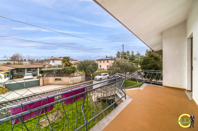 Media numero 17 di SPAZIOSA VILLA CON GIARDINO DA SOGNO A CAPRIVA DEL FRIULI