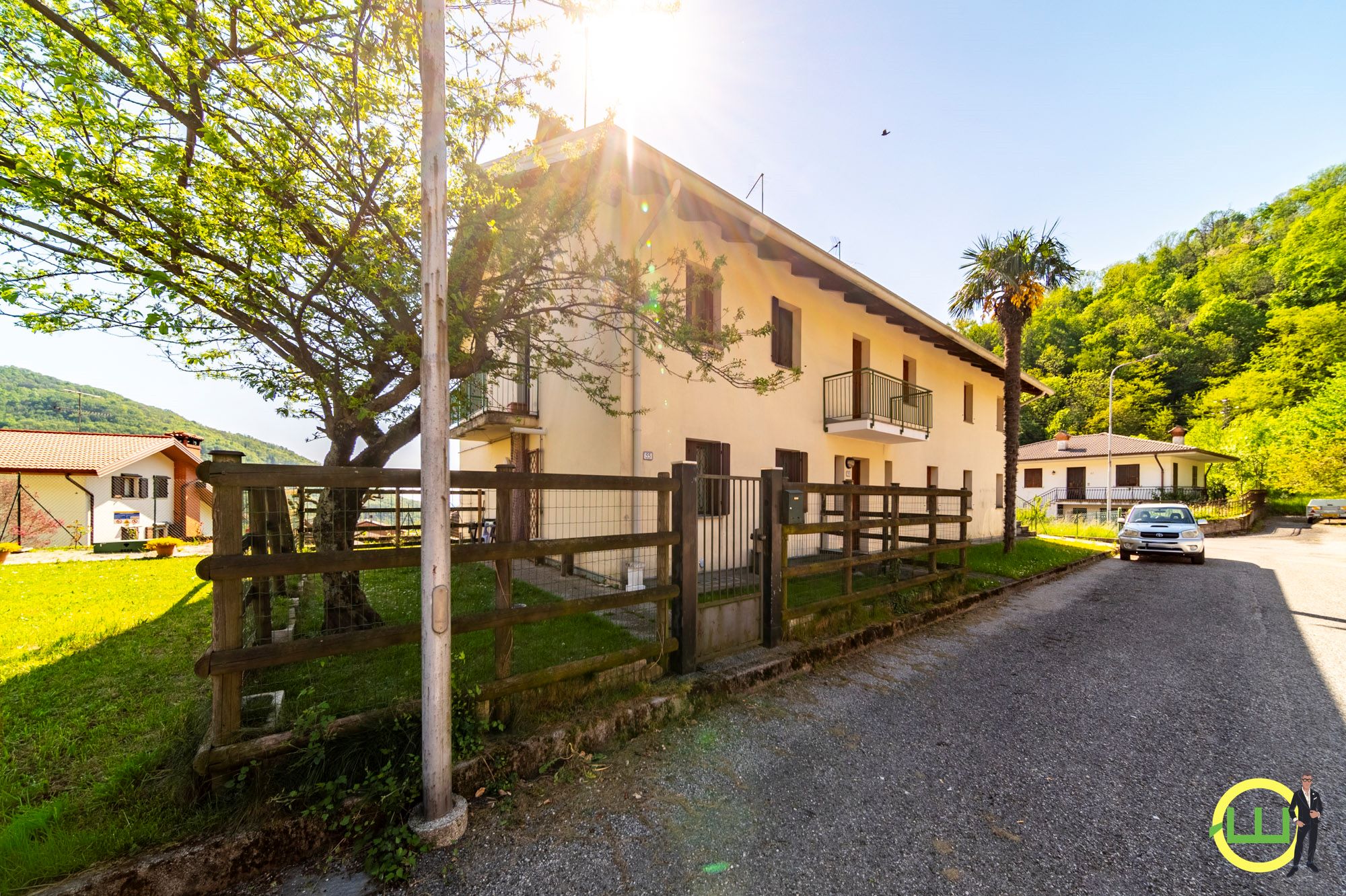 Media numero 23 di VILLETTA DI TESTA CON TAVERNA E AMPI SPAZI A MONTENARS 