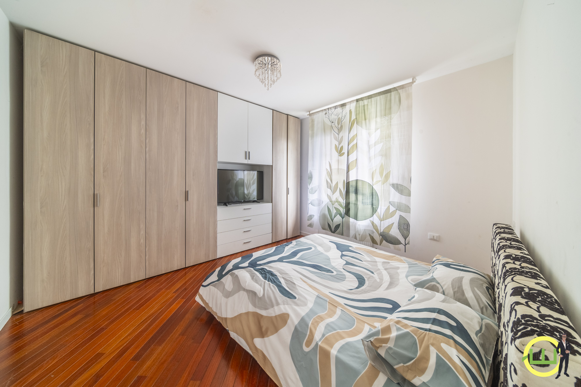 Media numero 12 di SPAZIOSA ED ELEGANTE VILLA CON TANTO TERRENO A SANTA MARIA LA LONGA