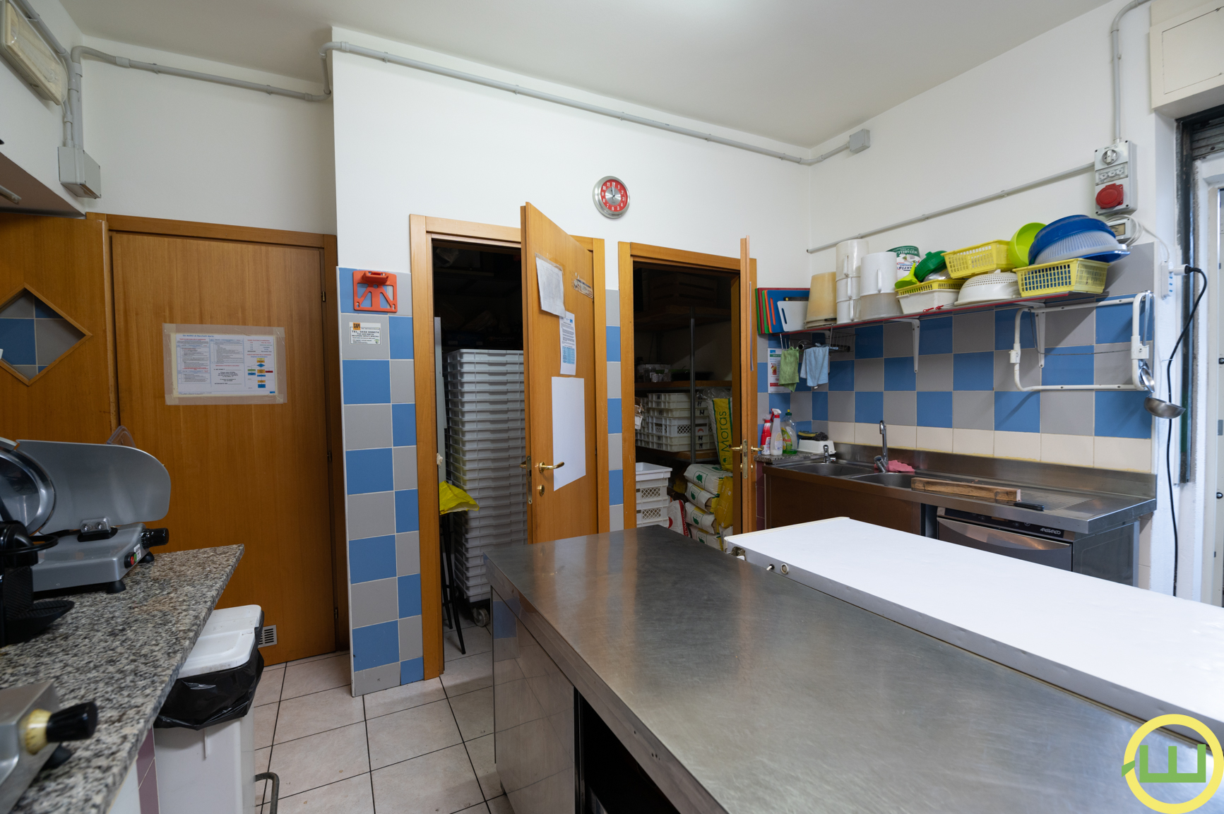 Media numero 9 di TARCENTO LOCALE USO PIZZERIA!
